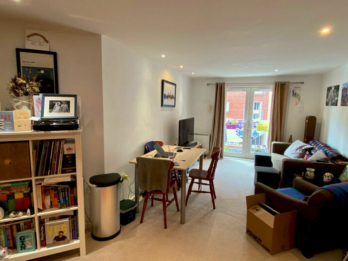 2 Bedroom Flat To Rent In Gilbert House, Elmira Way, Salford, M5