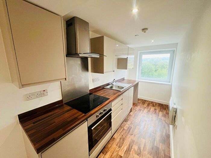 2 Bedroom Apartment To Rent In Wheatley Court, Halifax, HX2