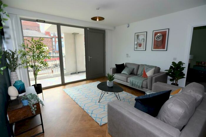 2 Bedroom Apartment To Rent In Broadside, Oldham Road, M4