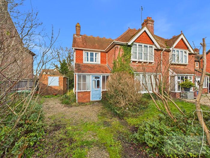 3 Bedroom Semi Detached House For Sale In Challow Road, Wantage, OX12