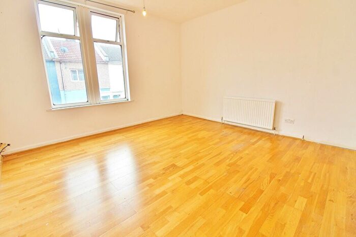 3 Bedroom Terraced House For Sale In Walmer Road, Fratton, PO1