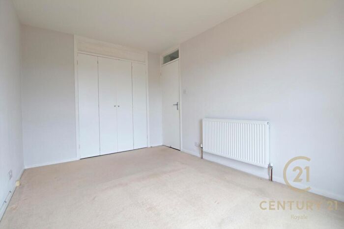 3 Bedroom Terraced House To Rent In Wimborne Close Worcester Park, KT4