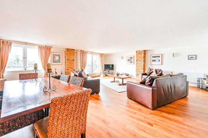 2 Bedroom Flat To Rent In Wapping High Street, Wapping, London, E1W