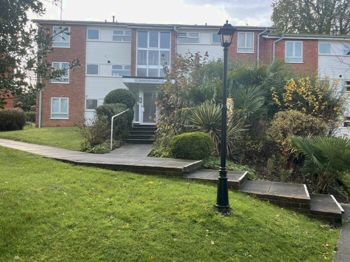 2 Bedroom Apartment To Rent In Paddockhall Road, Haywards Heath, RH16