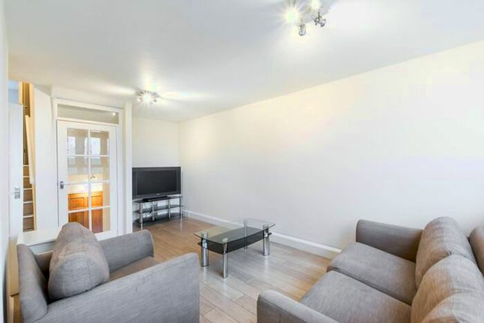 3 Bedroom Flat To Rent In Semley Place, Belgravia, London, SW1W