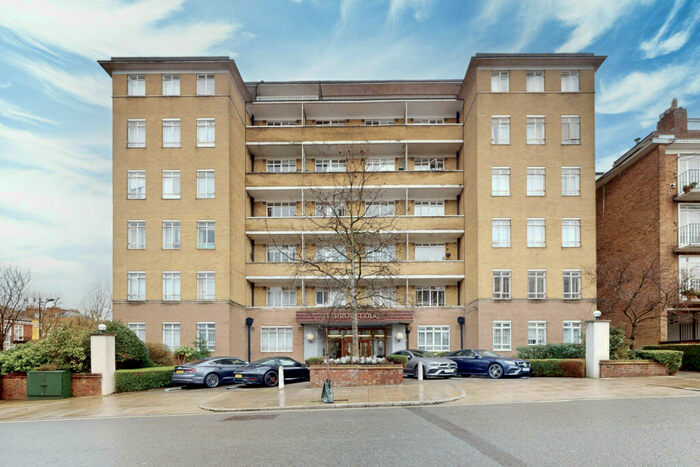 2 Bedroom Apartment For Sale In Harrow Lodge, St. Johns Wood Road, London, NW8