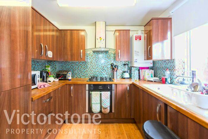 3 Bedroom Maisonette To Rent In St Marys Court, Rainhill Way, Bow, London, E3