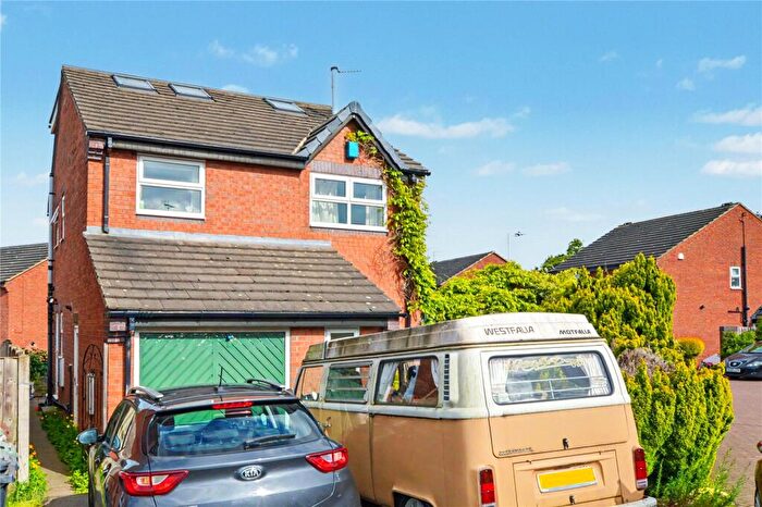 4 Bedroom Detached House For Sale In Hopefield Chase, Rothwell, Leeds, LS26