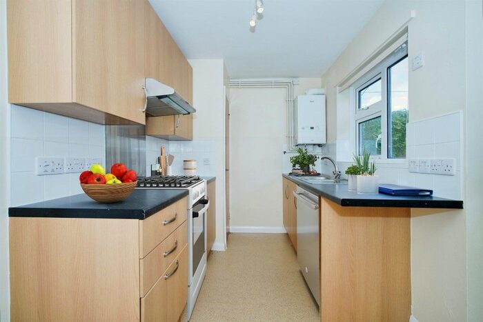 3 Bedroom Detached Bungalow For Sale In Sarum Drive, Devizes, SN10