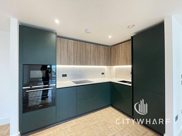 2 Bedroom Flat To Rent In Provence Apartments, Monarch Square, London, SW11
