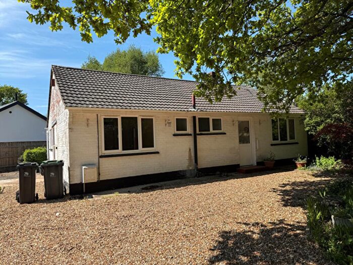 2 Bedroom Bungalow To Rent In Ringwood, BH24