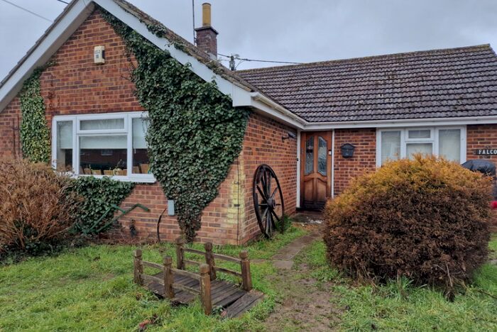 4 Bedroom Detached Bungalow For Sale In Sarcel, Braintree, CM77