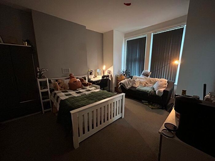 1 Bedroom Flat To Rent In Sherwin Road, Nottingham, NG7