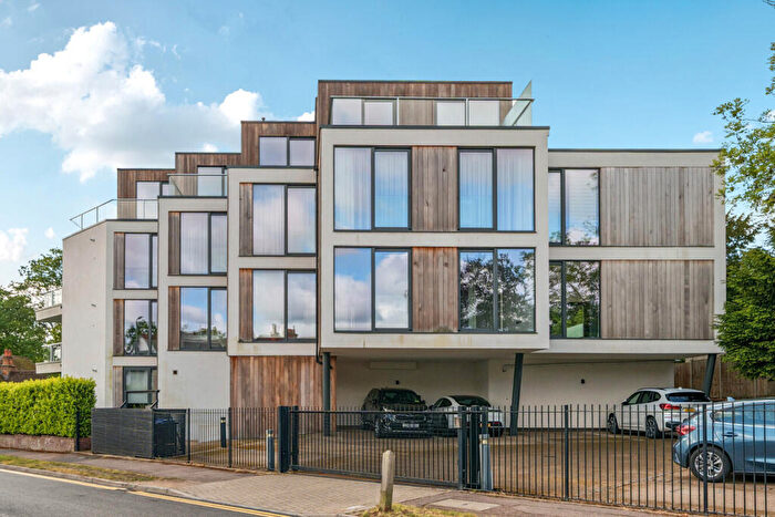 2 Bedroom Flat For Sale In Albemarle Road, Beckenham, BR3