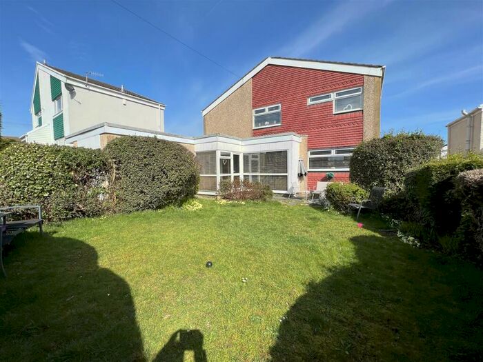 3 Bedroom Detached House For Sale In Fairoak Close, Landare, CF44