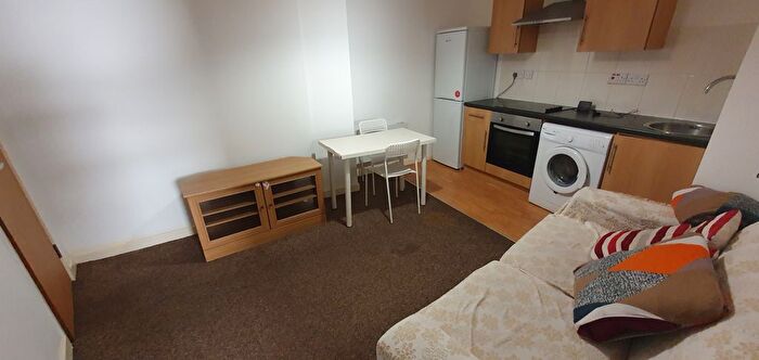 1 Bedroom Flat To Rent In Flat, West Luton Place, CF24