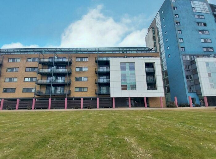 Apartment To Rent In Ferry Court, Cardiff, CF11