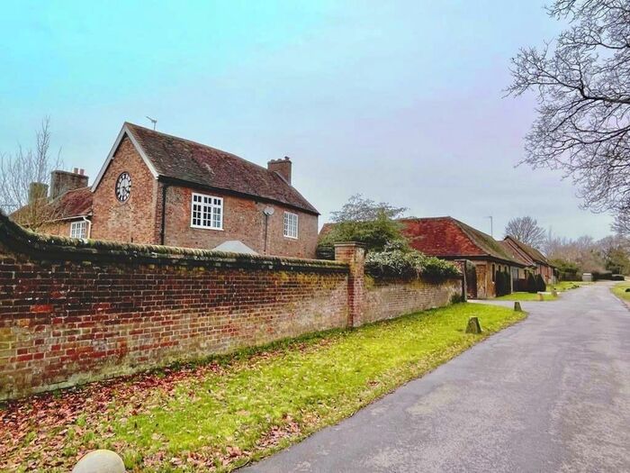 4 Bedroom Country House To Rent In Norcott Hall Cottages, Northchurch, Berkhamsted, HP4