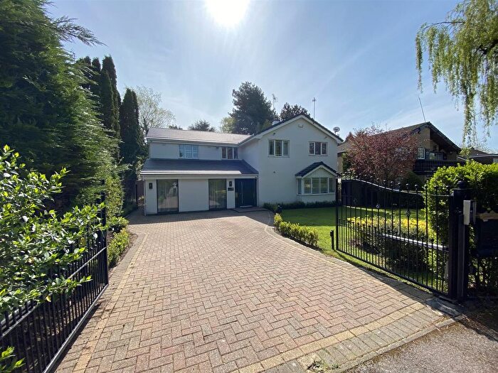 5 Bedroom Detached House For Sale In Stanhope Road, Bowdon, WA14