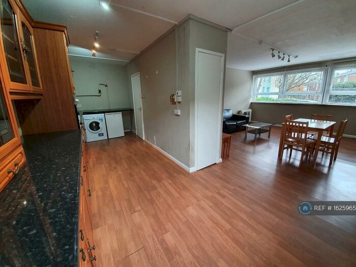 1 Bedroom Flat To Rent In Hitherlands, London, SW12