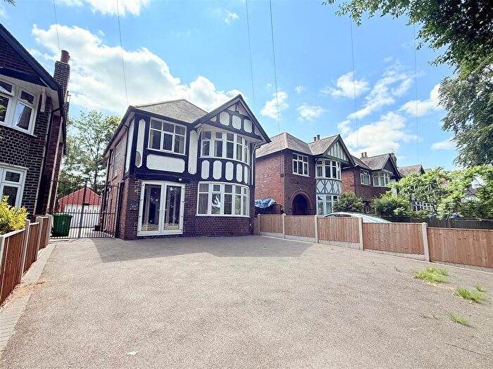 3 Bedroom Detached House To Rent In Russell Drive, Nottingham, NG8