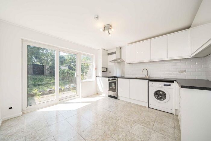 4 Bedroom Property To Rent In Slaithwaite Road, London, SE13