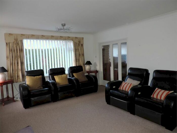 3 Bedroom Detached Bungalow To Rent In West Road, Bourne PE10