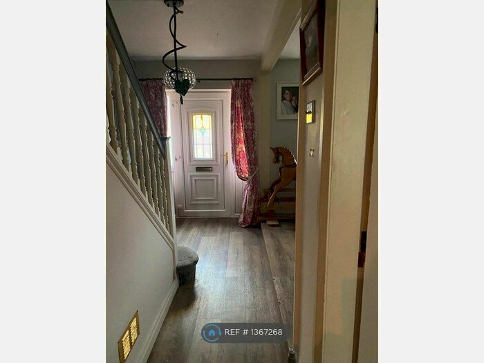 3 Bedroom Semi-Detached House To Rent In Galtres Road, York, YO31