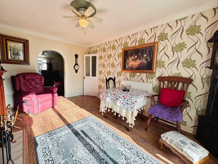 2 Bedroom Bungalow For Sale In Brookside Crescent, Exeter, Devon, EX4