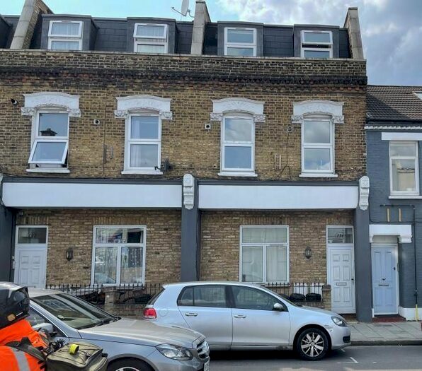 2 Bedroom Flat To Rent In Haydon Road, Wimbledon, SW19