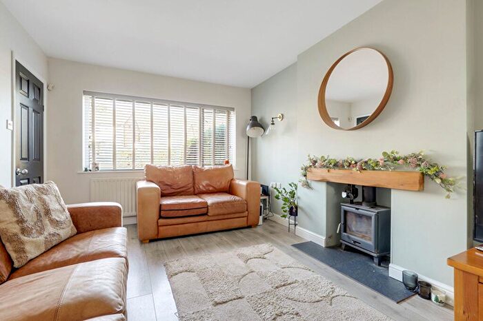 4 Bedroom Detached House For Sale In Gunthorpe Road, Gedling, NG4
