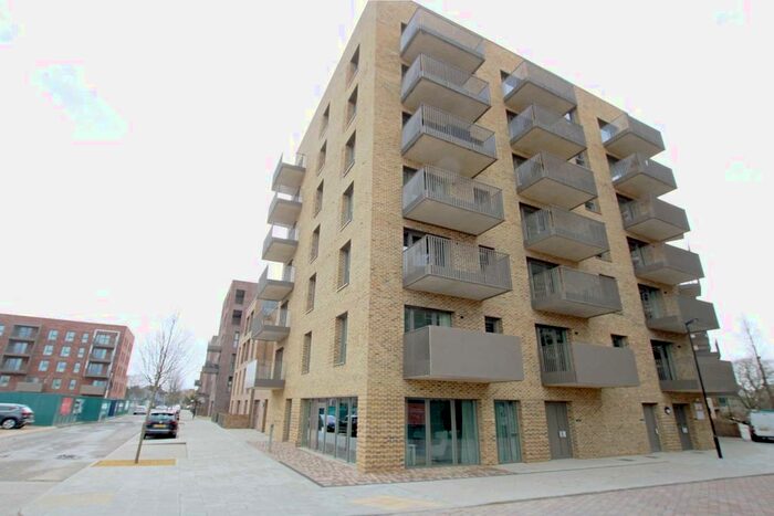 1 Bedroom Flat To Rent In Clovelly Road, Hounslow, TW3