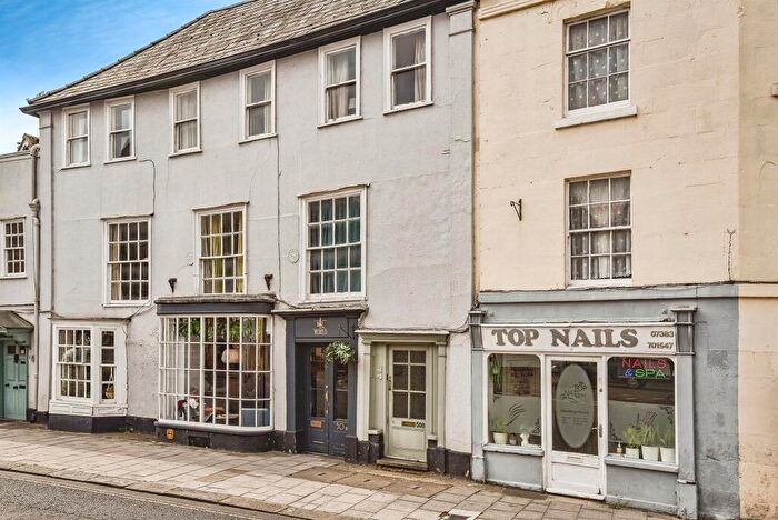 1 Bedroom Flat For Sale In Long Street, Devizes, SN10