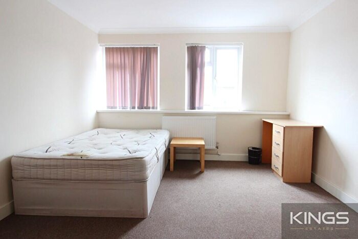 6 Bedroom Apartment To Rent In Portswood Road, Southampton, SO17