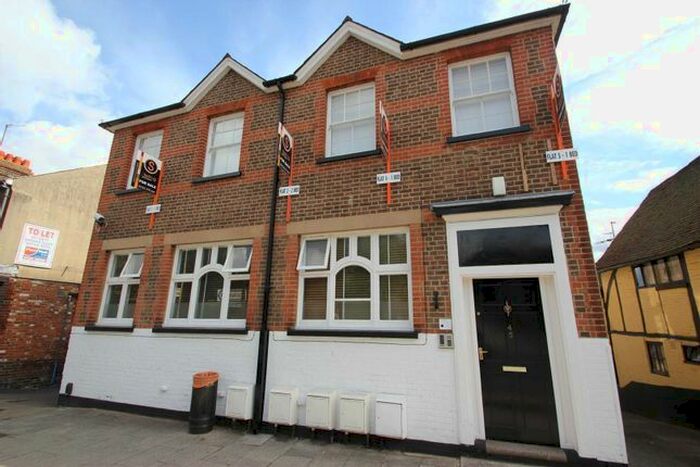 1 Bedroom Flat To Rent In High Street, Kings Langley, WD4