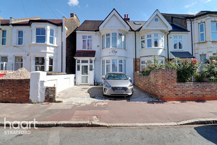 3 Bedroom End Of Terrace House For Sale In Atherton Road, Forest Gate, E7