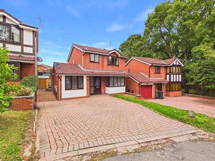 4 Bedroom Detached House For Sale In Meadowbank Drive, Worcester, Worcestershire, WR2
