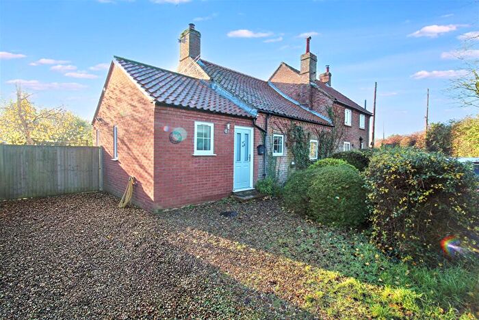 2 Bedroom Semi Detached House For Sale In Calthorpe Road, Erpingham, Norwich, NR11