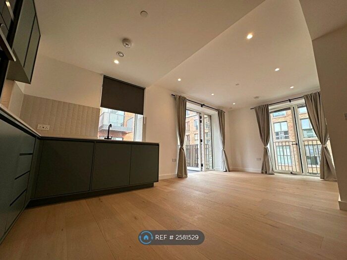 2 Bedroom Flat To Rent In The Ashbee, Brent Cross Town, NW2