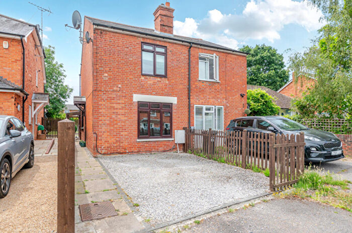 3 Bedroom Semi Detached House For Sale In Commons Road, Wokingham, Berkshire, RG41