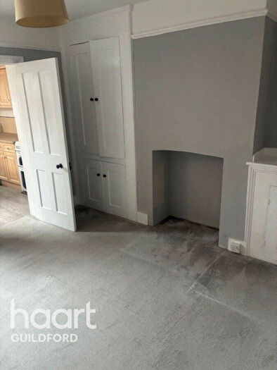 2 Bedroom Terraced House To Rent In George Road, Surrey, GU1