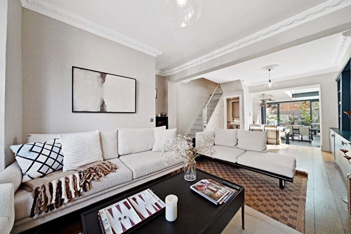 4 Bedroom Terraced House To Rent In Colestown St, Battersea, SW11