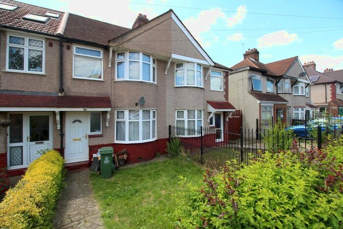 3 Bedroom Semi-Detached House To Rent In Cumberland Avenue, Welling, DA16