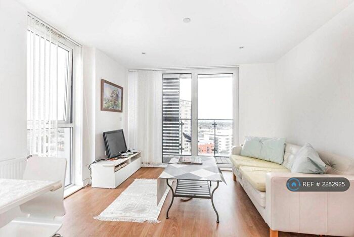 2 Bedroom Flat To Rent In Ward Road, London, E15