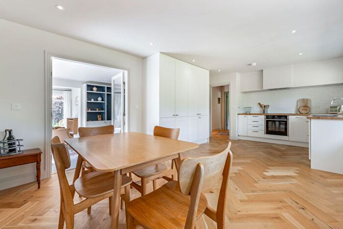 4 Bedroom Detached Bungalow For Sale In Huckers Lane, Selborne, GU34