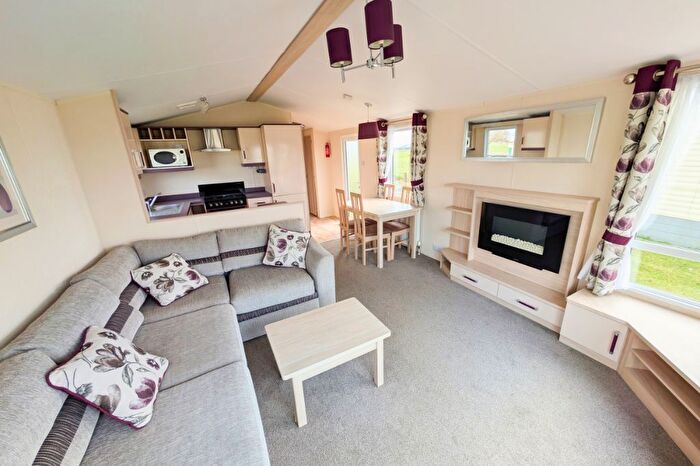 2 Bedroom Property For Sale In Burmarsh, Romney Marsh, TN29