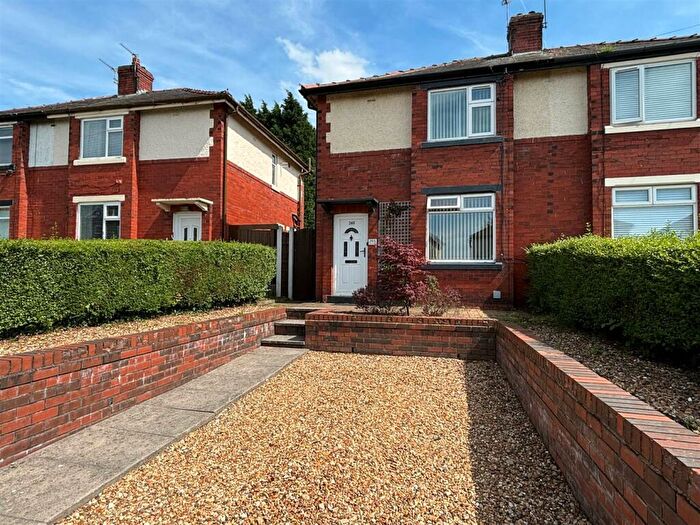 2 Bedroom Semi-Detached House To Rent In Cheetham Hill Road, Dukinfield, SK16