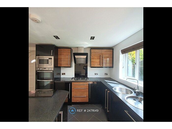 3 Bedroom Detached House To Rent In Gore Ave, Manchester, M5