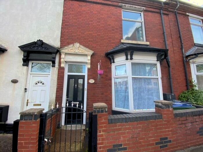 4 Bedroom House To Rent In Hallam Street, West Bromwich, B71