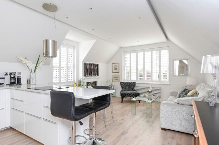 2 Bedroom Flat To Rent In Manor Park Chislehurst, BR7